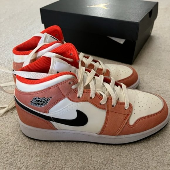 BRAND NEW Nike Air Jordan 1 mid - peach/orange - Picture 6 of 9